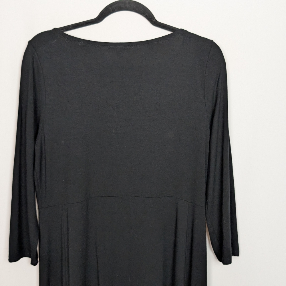 EILEEN FISHER Sz M Black Stretch Knit Shift Dress V Neck 3/4 Sleeves Knee Length - Picture 9 of 13